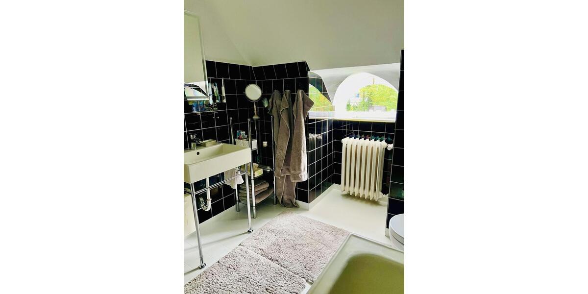 Möblierte Doppelhaushälfte bis April 2026 zu vermieten 5 zimmer