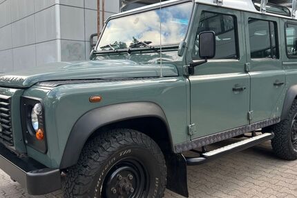 Land Rover Defender 97.650 km 35.980 &euro; Berlin 13353