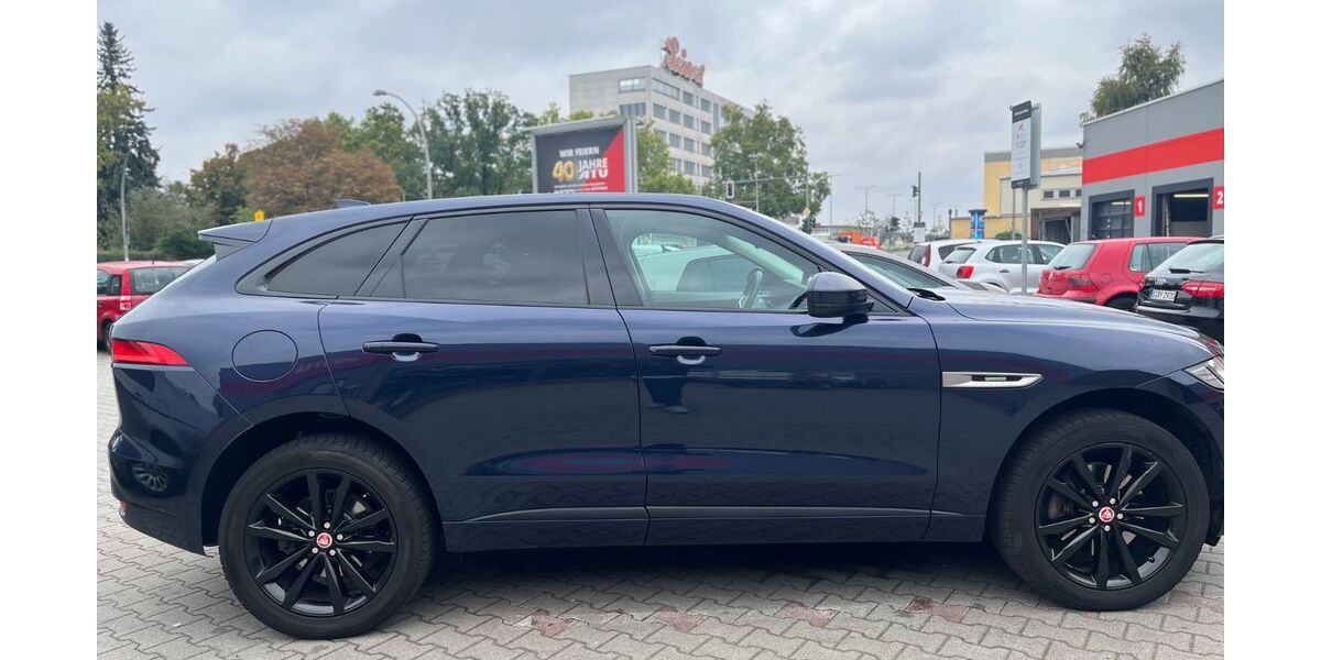 Jaguar F-Pace 152.000 km 15.900 &euro; Berlin 12627