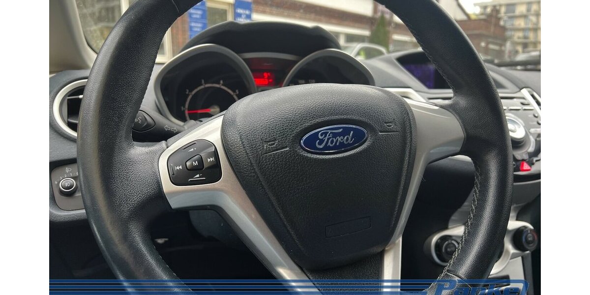 Ford Fiesta Titanium*Keyless*PDC*LED*Tel.*Chrom*GAS* 178.353 km 4.490 &euro; Berlin 13187