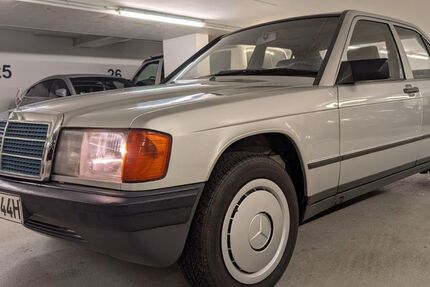 Mercedes-Benz 190 198.000 km 6.250 &euro; Berlin 10969