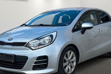 Kia Rio 103.656 km 3.299 &euro; Berlin 12681