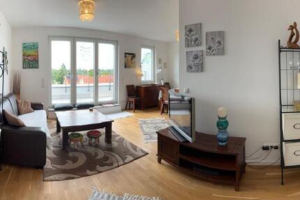 Hochwertig eingerichtete DG-Wohnung mit großer Dachterrasse u. schöner Aussicht auf den Hahneberg 4 zimmer