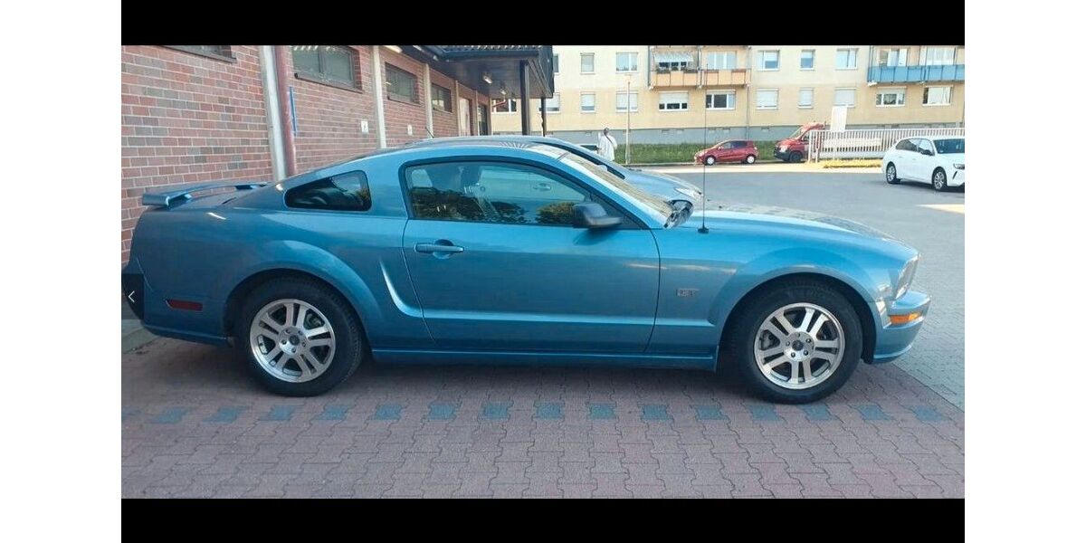 Ford Mustang 82.000 km 15.400 &euro; Bad Elster 08645