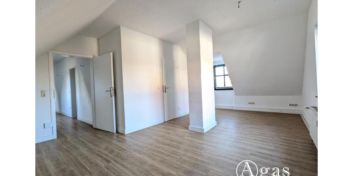 Dachgeschoßwohnung Ludwigsfelde - 3 Zimmer, 96 m&sup2;, 1.295&euro; | Angebot:24432637