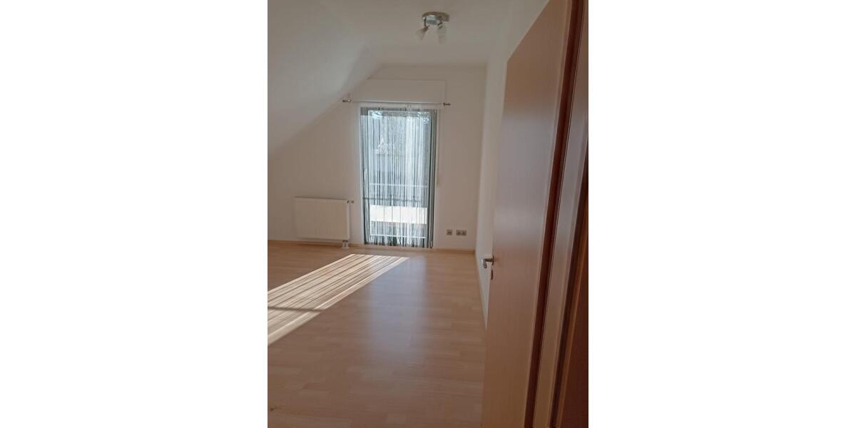 Etagenwohnung Potsdam Drewitz - 3 Zimmer, 112 m&sup2;, 2.050&euro; | Angebot:25300861
