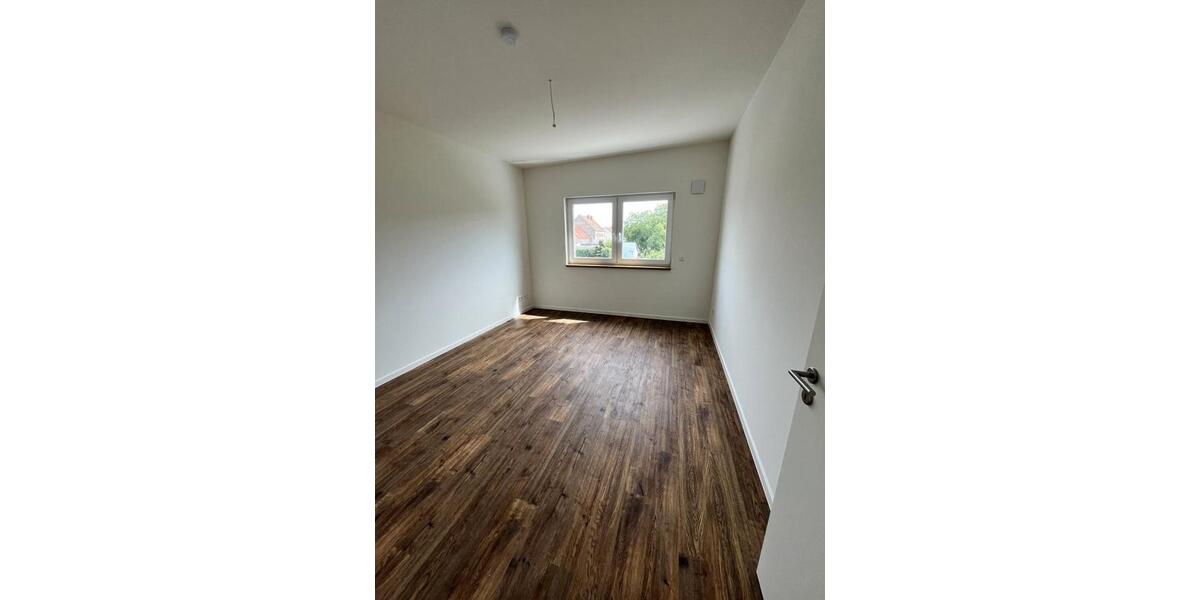 Etagenwohnung Nauen - 4 Zimmer, 90 m&sup2;, 1.330&euro; | Angebot:26232003