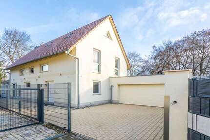 Haus zum Kaufen in Potsdam 939.000 € 252 m² 8 zimmer