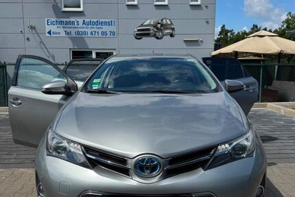 Toyota Auris 96.100 km 12.699 &euro; Berlin 10969