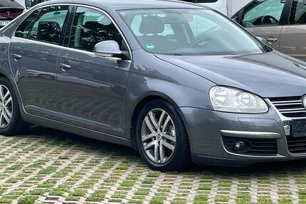 VW Jetta 192.000 km 2.350 &euro; Berlin 13088