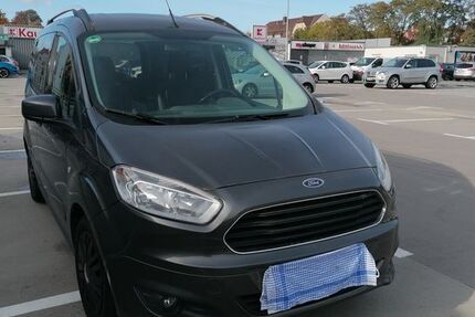 Ford Tourneo Courier 90.000 km 5.200 &euro; Berlin 12059