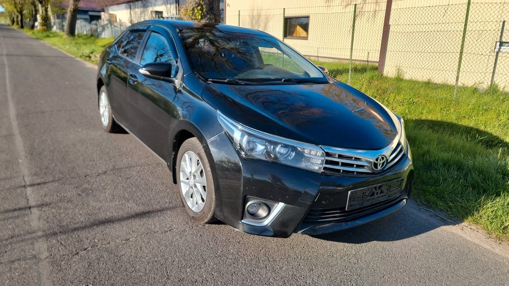 Toyota Corolla 134.887 km 6.400 &euro; Berlin 13629